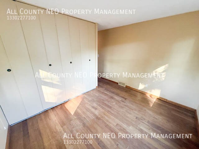 Building Photo - 2192 Hoch Dr