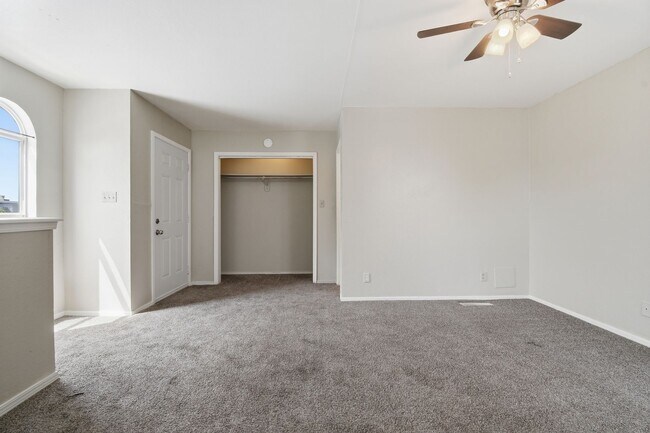 Building Photo - 1802 E 66th Pl