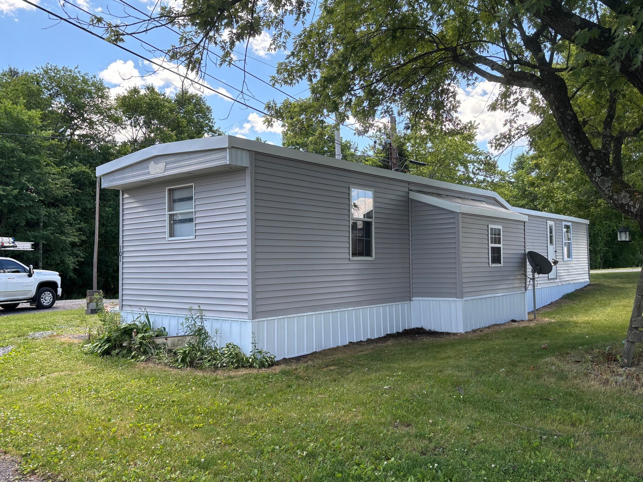 Building Photo - 101 Breezewood Park Rd