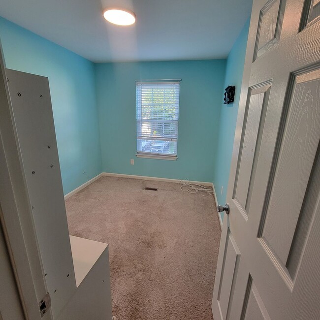 Building Photo - 15 Offspring Ct