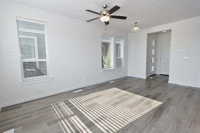 Building Photo - Modern townhouse in a Cozy Community. 50% ...
