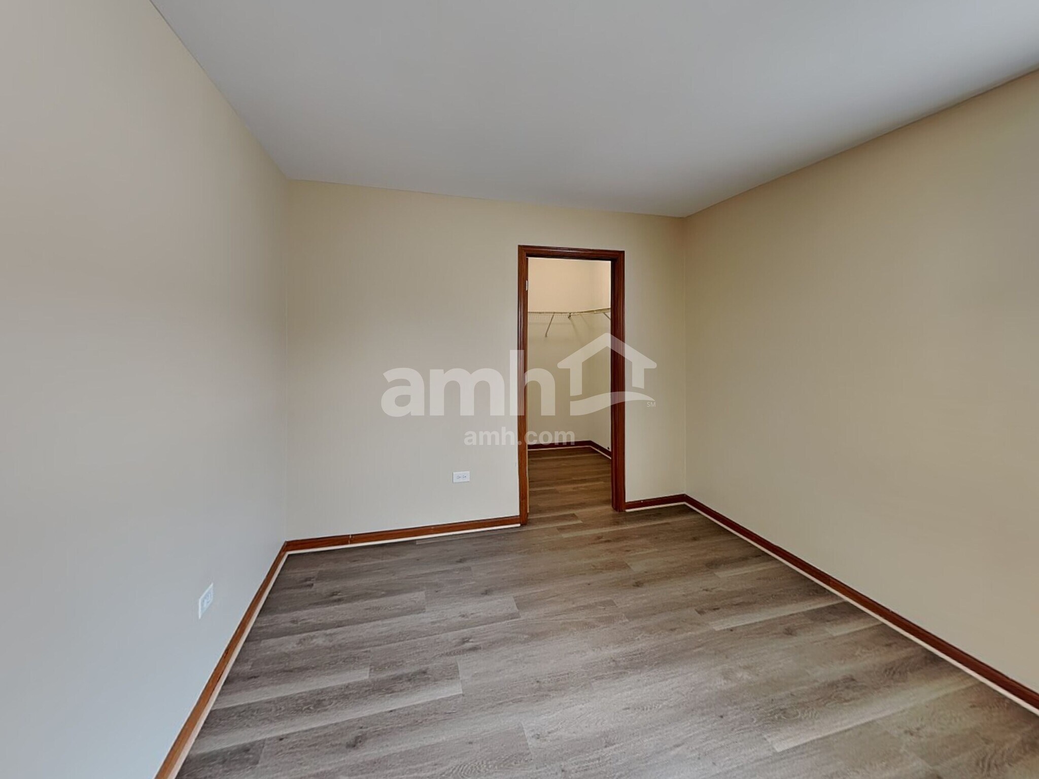 Building Photo - 3826 Hennepin Ct