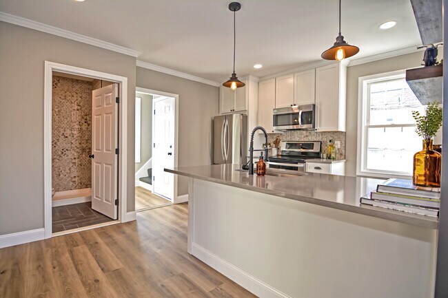 Building Photo - 81 Preston St