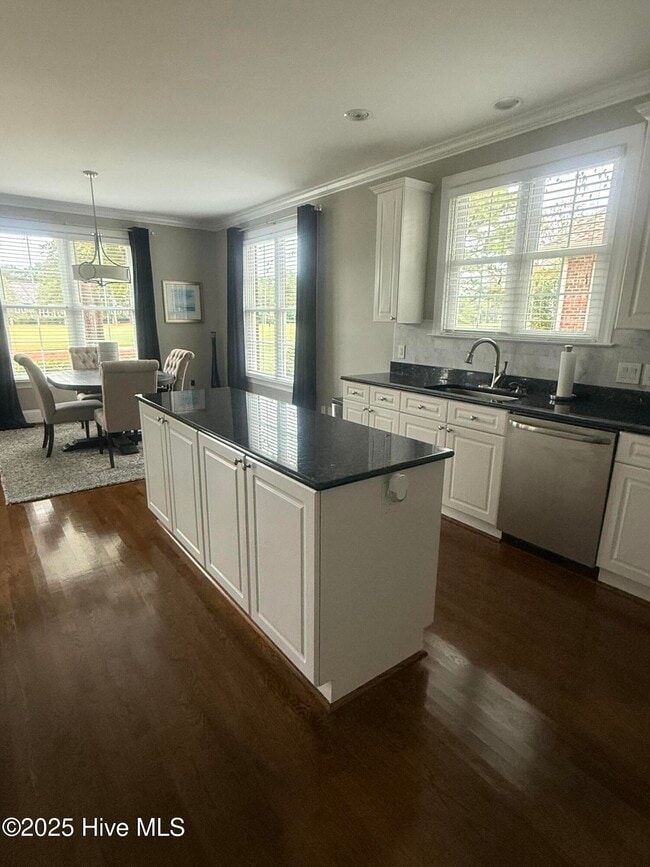 Building Photo - 2105 Lytham Ct