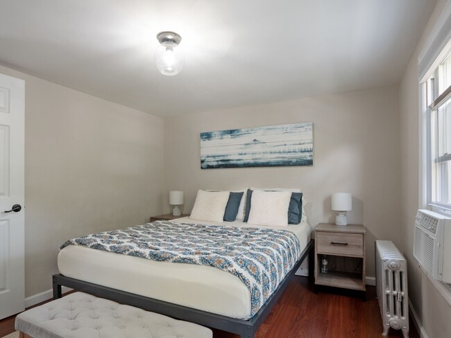 Building Photo - 718 Walnut St.