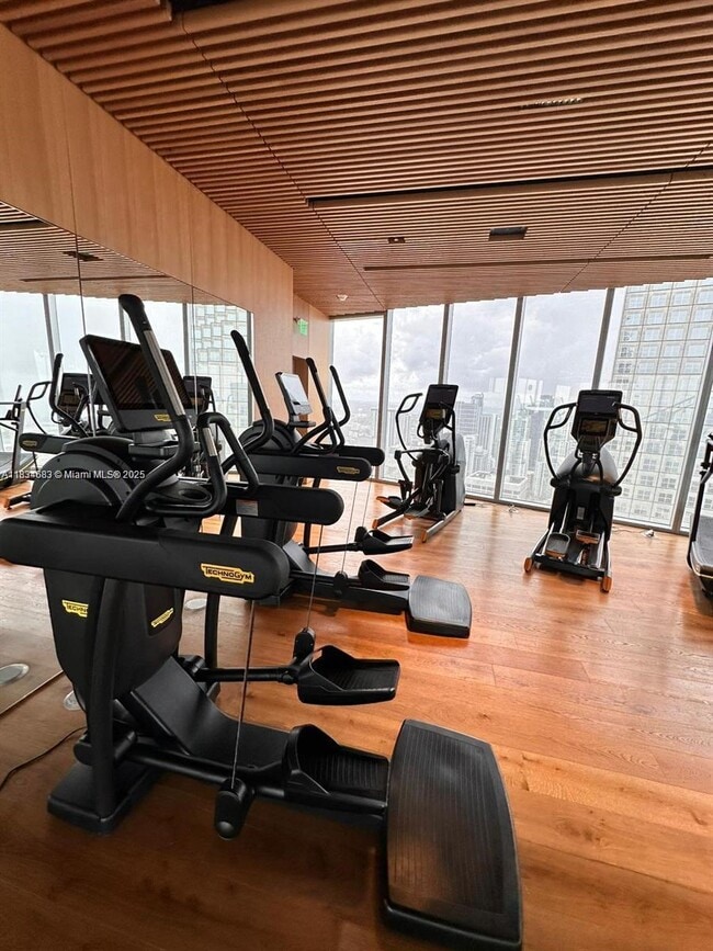 Building Photo - 300 Biscayne Blvd Way