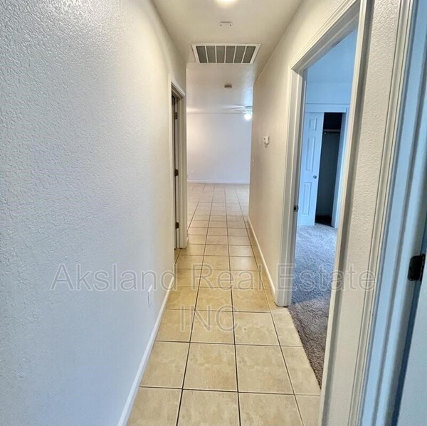 Building Photo - Manteca