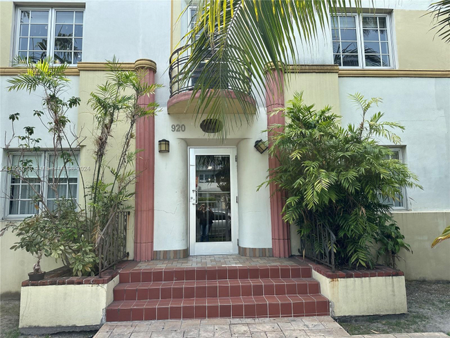 Primary Photo - 920 Euclid Ave