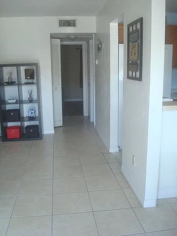 Hallway - 415 N Halifax Ave