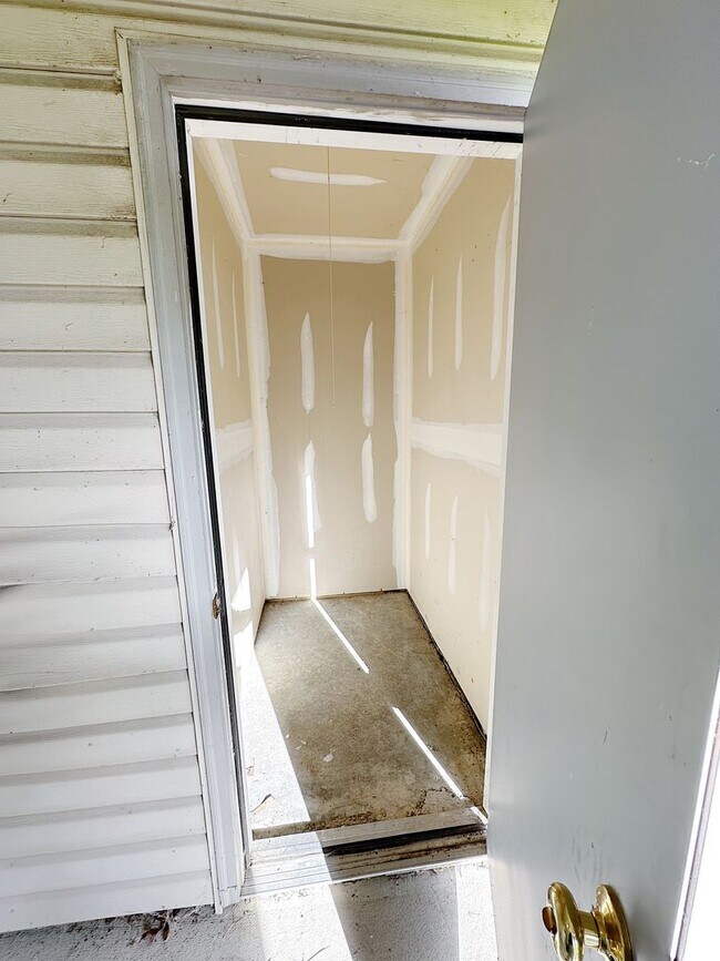 Building Photo - STUNNING Pond Views in this 2-Bed, 2-Bath Duplex