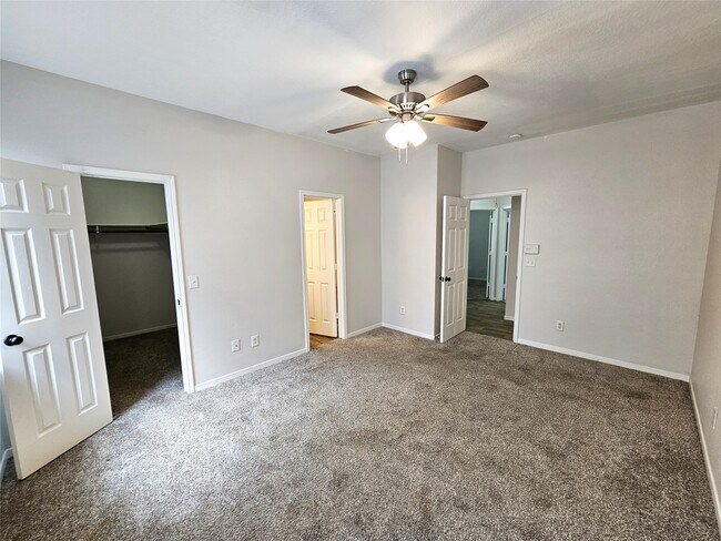 Building Photo - 2919 Desert Oasis Ln
