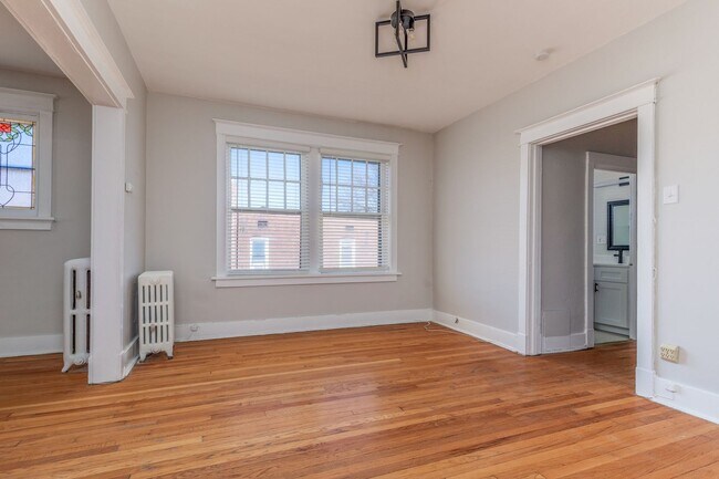 Building Photo - 1340 McCausland Ave