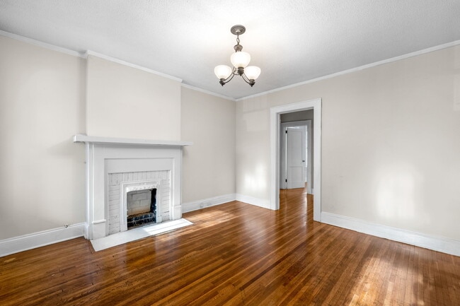 Building Photo - 444 Walnut Ave