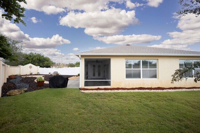 Building Photo - 3BR/2BA Courtyard Villa in The Village of ...