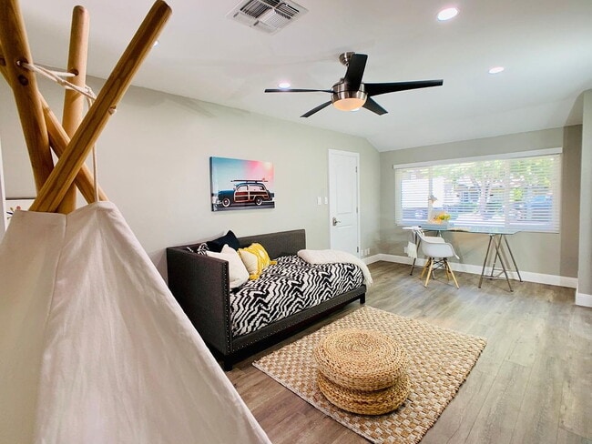 Building Photo - 3-Bed Sanctuary with 2 Baths in the Heart of Campbell - 2089 Sq Ft of Comfort!"