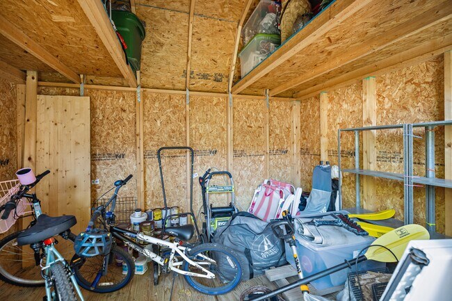 Building Photo - 419 Morningbird Ct