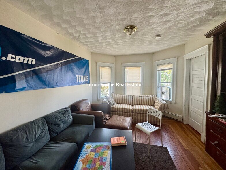 Primary Photo - 288 Boston Ave