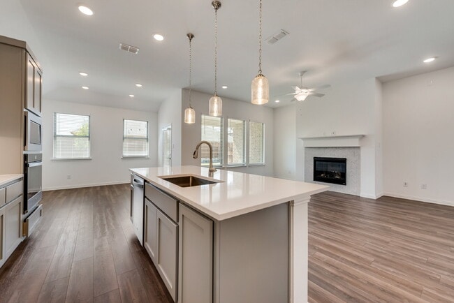 Building Photo - 3514 Honeysuckle Holw