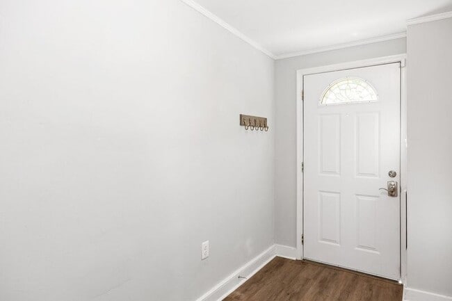 Building Photo - 407 Hawke St