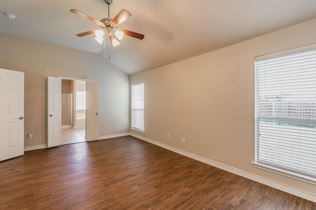 Building Photo - 6141 Bowfin Dr