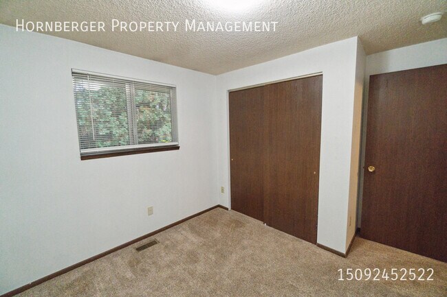 Building Photo - 7024 N Wiscomb St