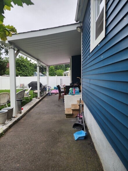 Building Photo - 311 E 6th Ave