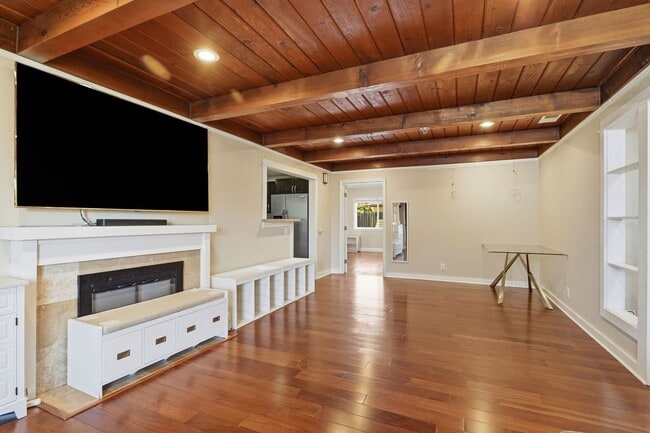 Building Photo - Wow! What a Great Home! Available Soon!