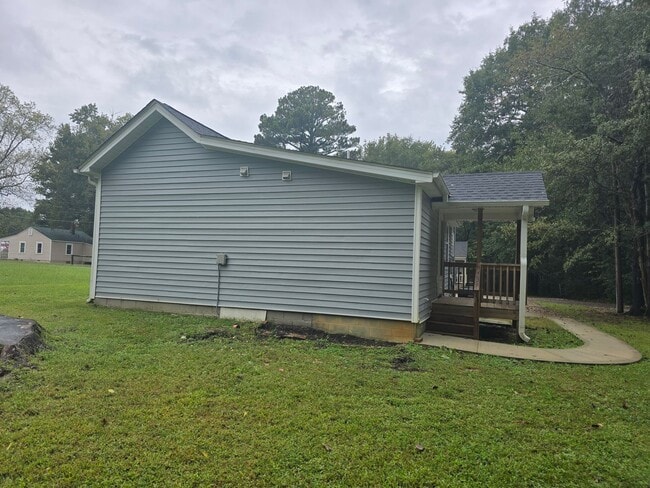 Building Photo - NEW LISTING!!!!!