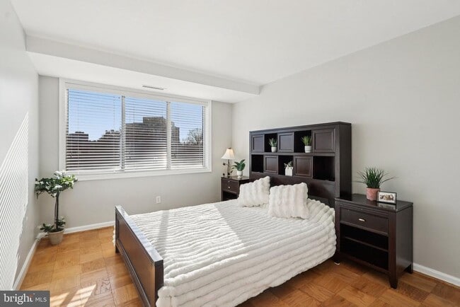 Building Photo - 4977 Battery Ln