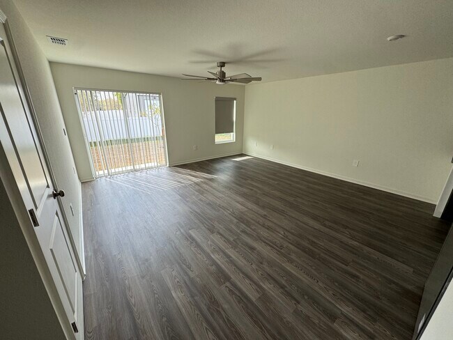 Building Photo - 27101 N Twin Lakes Dr