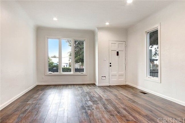 Building Photo - Gorgeous House in Norma Triangle