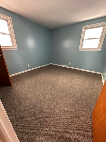 Building Photo - 48 S Bellevue Ave