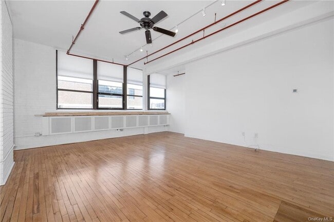 Building Photo - 52 Webster Ave