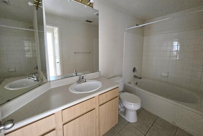 Building Photo - 2045 Erving Cir