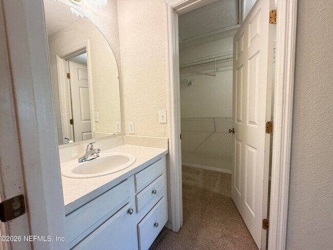 Building Photo - 13810 Sutton Park Dr N