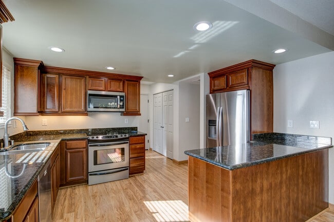 Building Photo - 9526 Victorian Wy