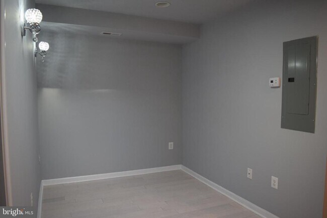 Building Photo - 1705 Montello Ave NE