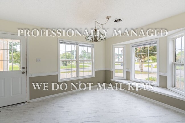 Building Photo - 621 Daffodil Way