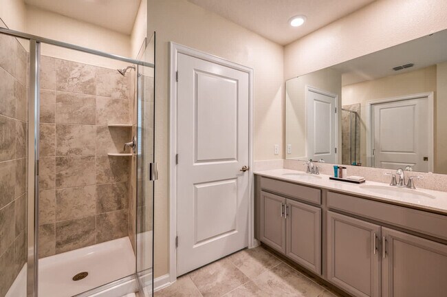 Building Photo - 723 Ocean Course Ave