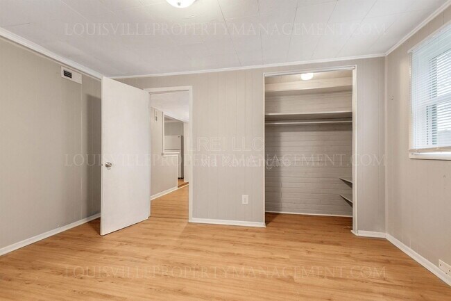Building Photo - 1602 Thornberry Ave