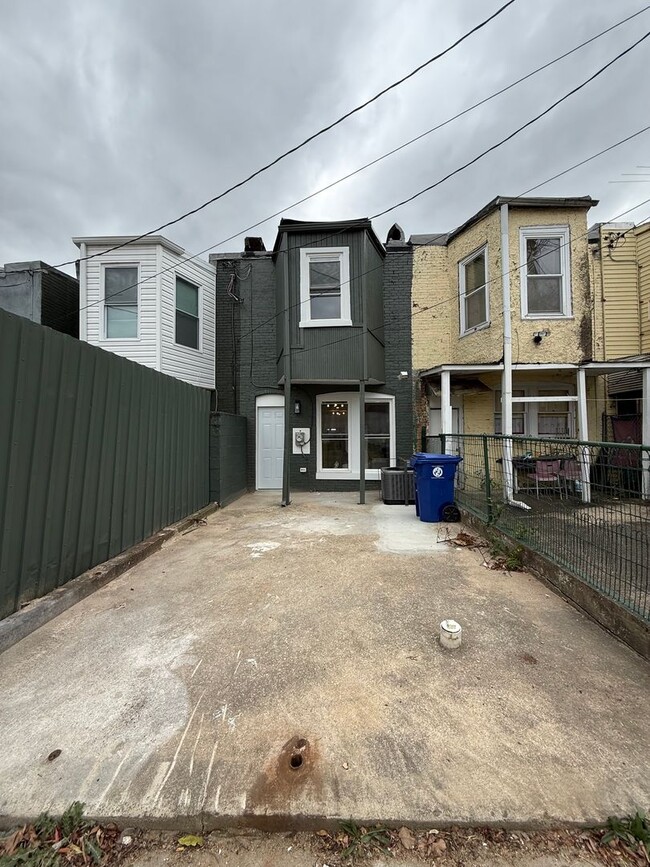 Building Photo - Newly Renovated 4BR Home in East Baltimore – Perfect for Families or Professionals!