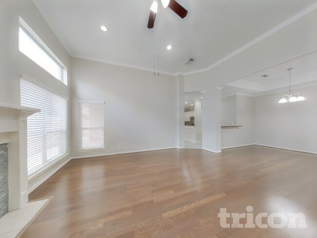 Building Photo - 6855 Tournament Dr