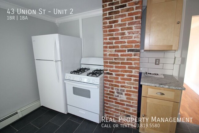 Building Photo - Updated  1 Bedroom Close to Downtown Ports...