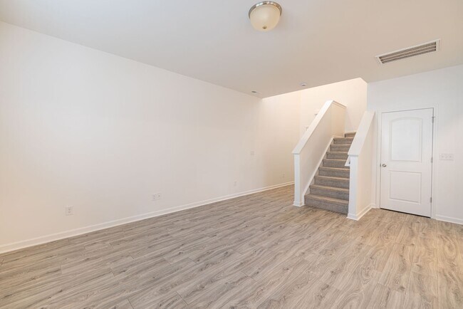 Building Photo - 3BD Townhome Convenient to Hwy 74/ Minutes to Bypass- AVAILABLE MARCH 2026