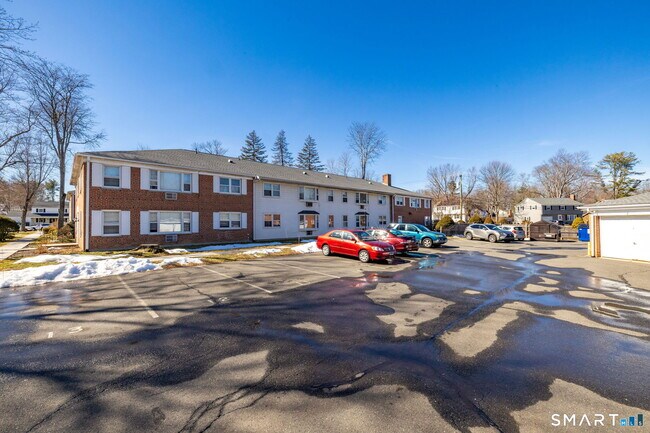 Building Photo - 117 Shadow Ln