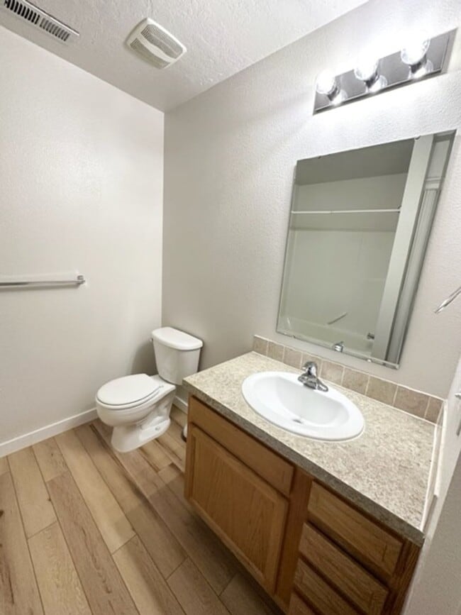 Building Photo - 3915 Washington Ave