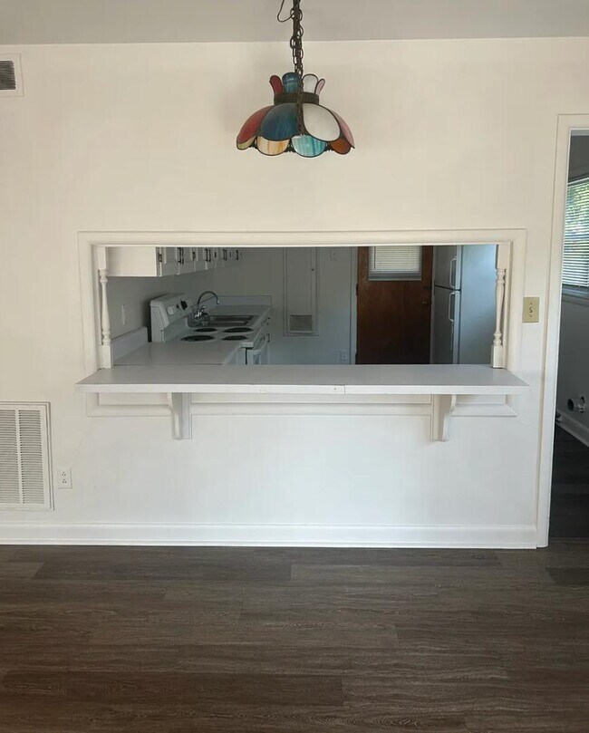 Building Photo - 917 Windy Ct