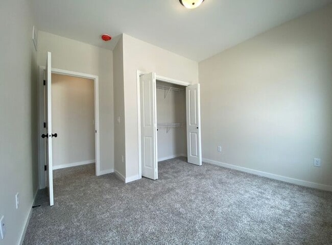 Building Photo - $2,275 | 3 Bedroom, 2.5 Bathroom Town Home | Pet Friendly | Sublease* | Available for August 1st,...