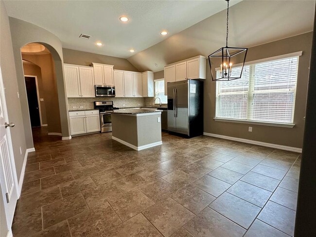 Building Photo - 202 Saffron Springs