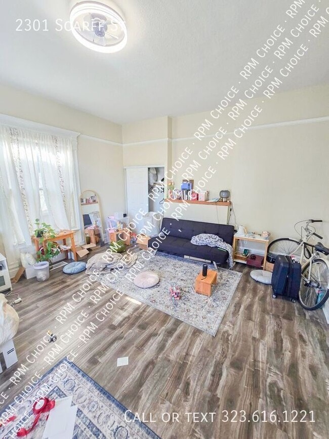 Building Photo - 2301 Scarff St